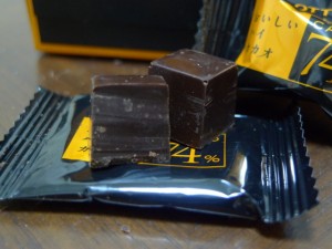 ロッテCACAO74%割りチョコ